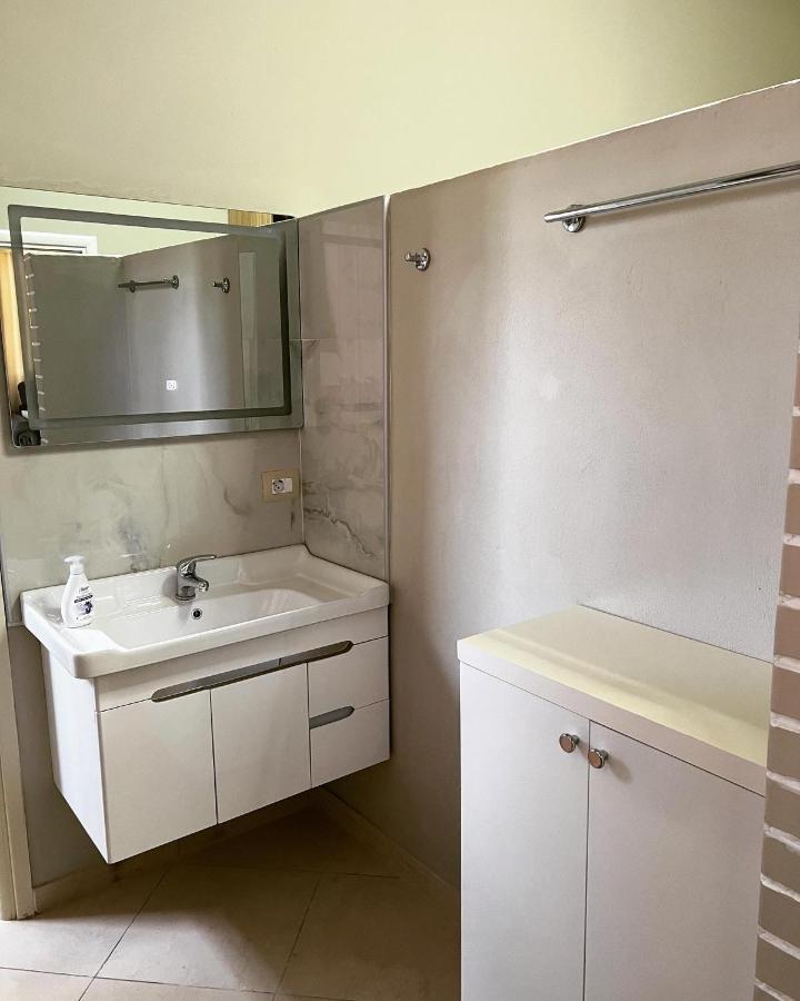 Trip-Stop Apartments Avlonya Dış mekan fotoğraf